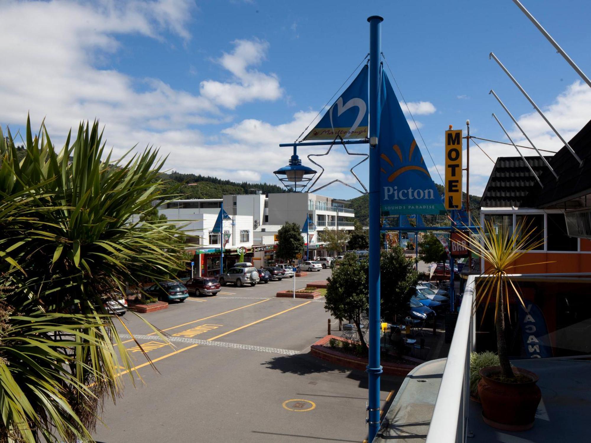 Picton Accommodation Gateway Motel Bagian luar foto