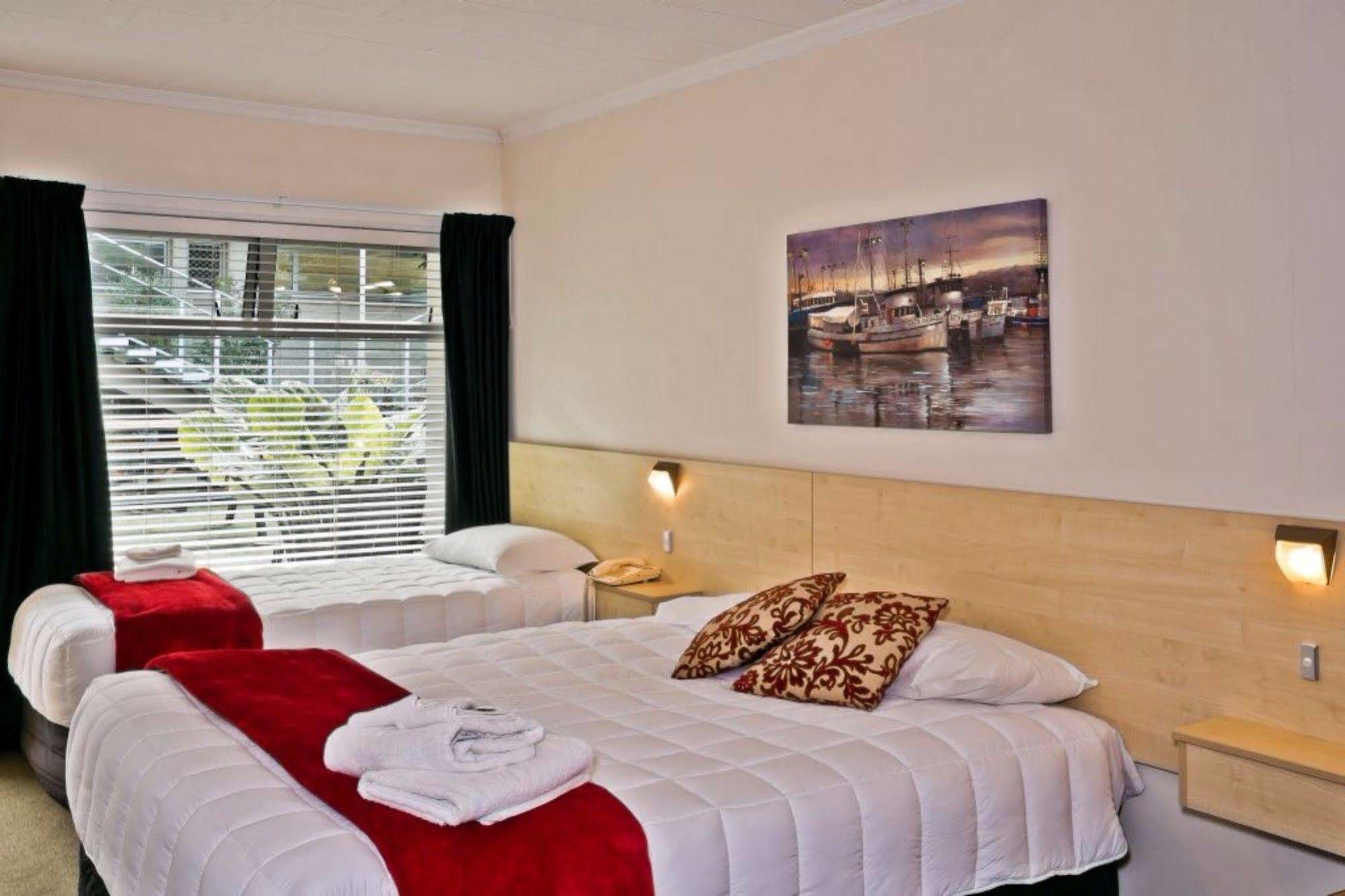 Picton Accommodation Gateway Motel Bagian luar foto