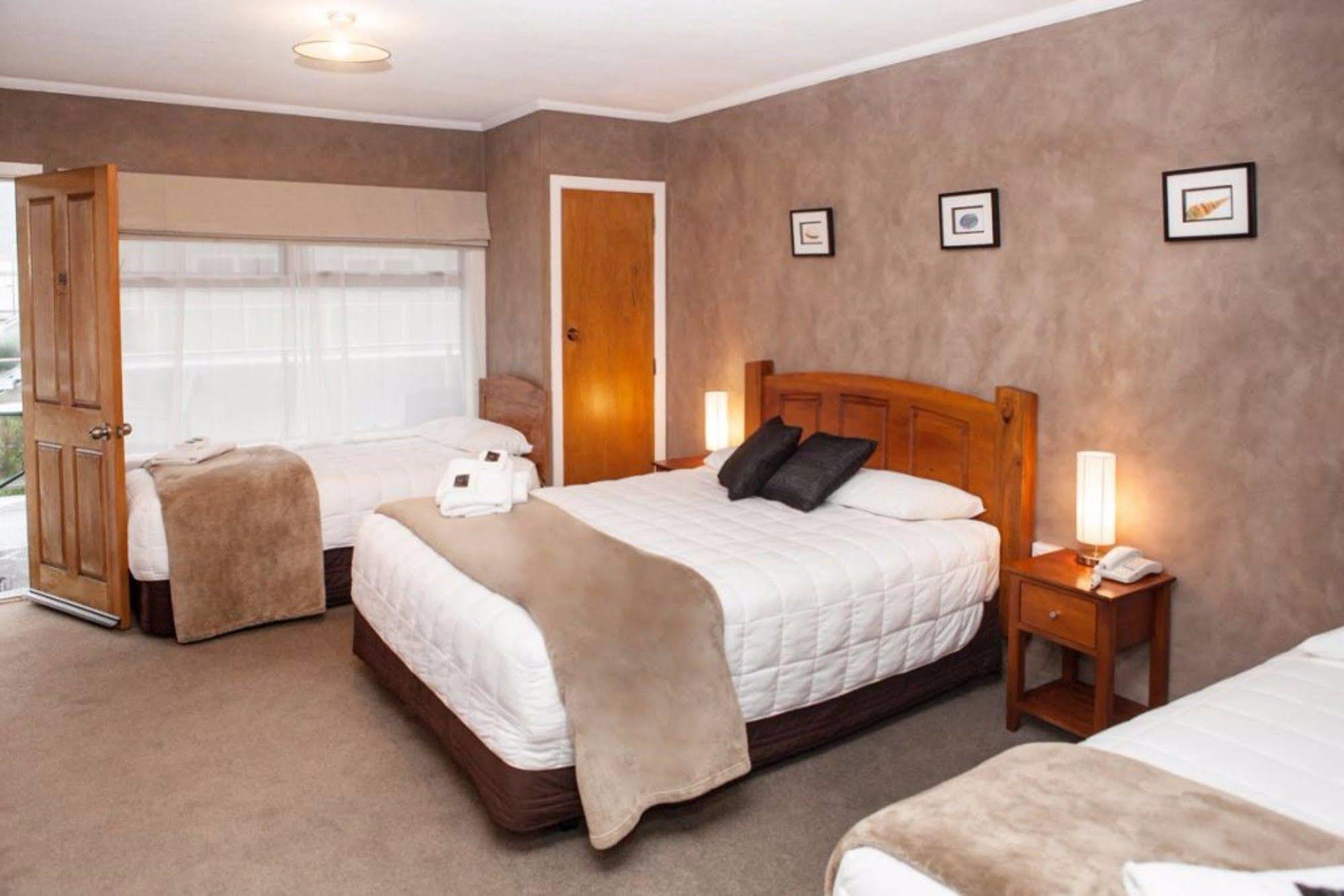 Picton Accommodation Gateway Motel Bagian luar foto