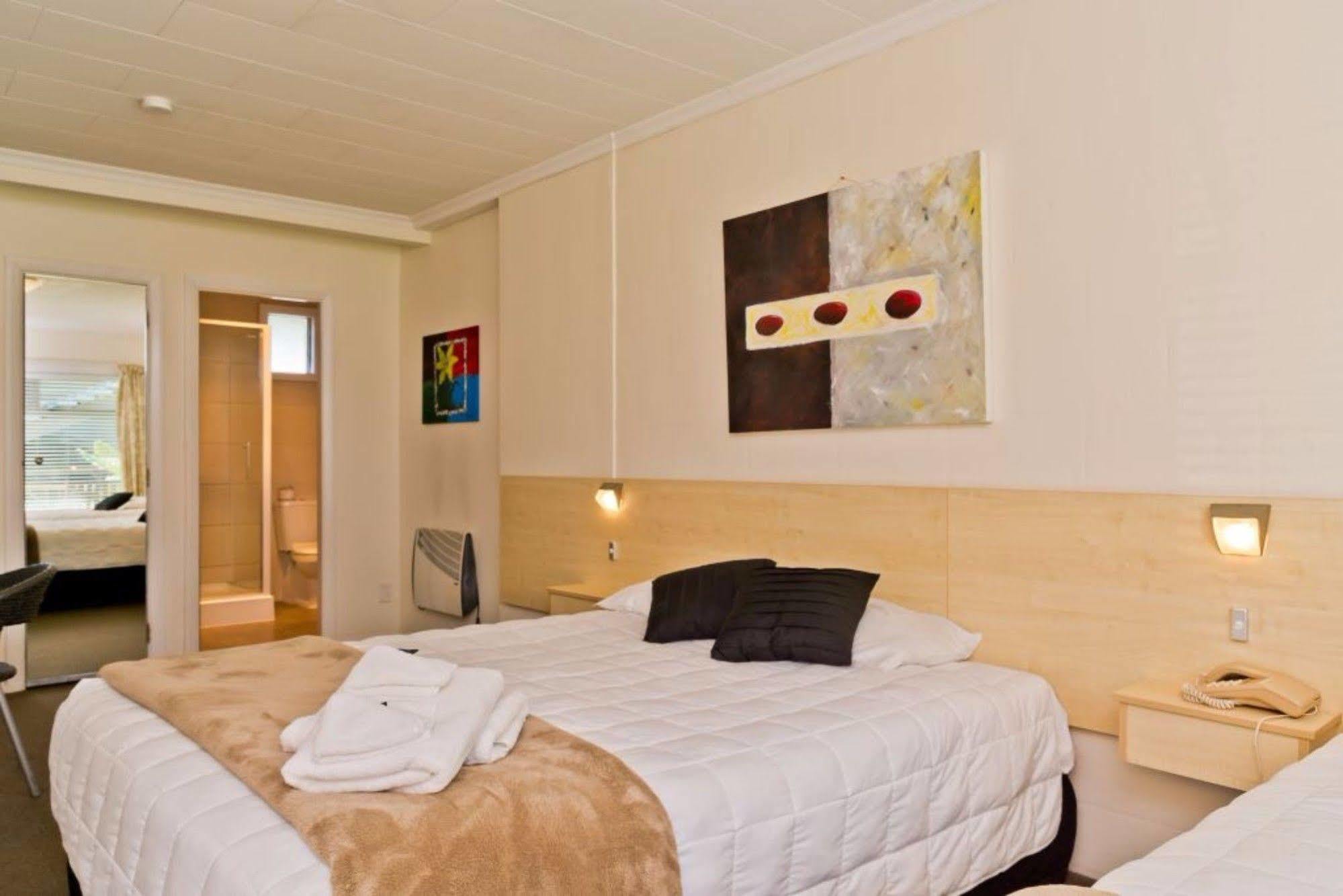 Picton Accommodation Gateway Motel Bagian luar foto