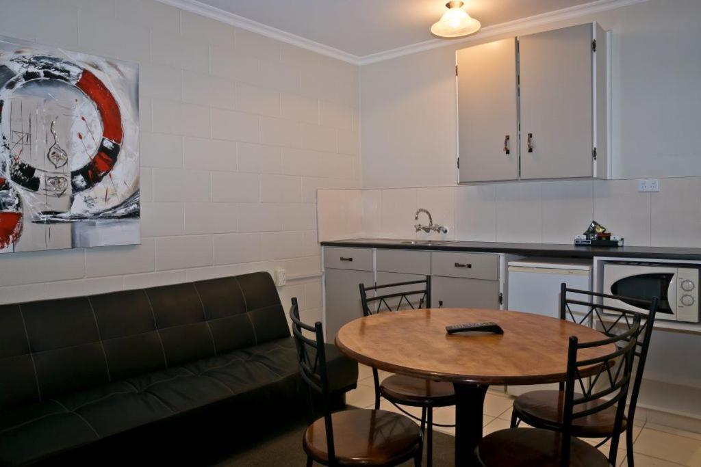 Picton Accommodation Gateway Motel Bagian luar foto